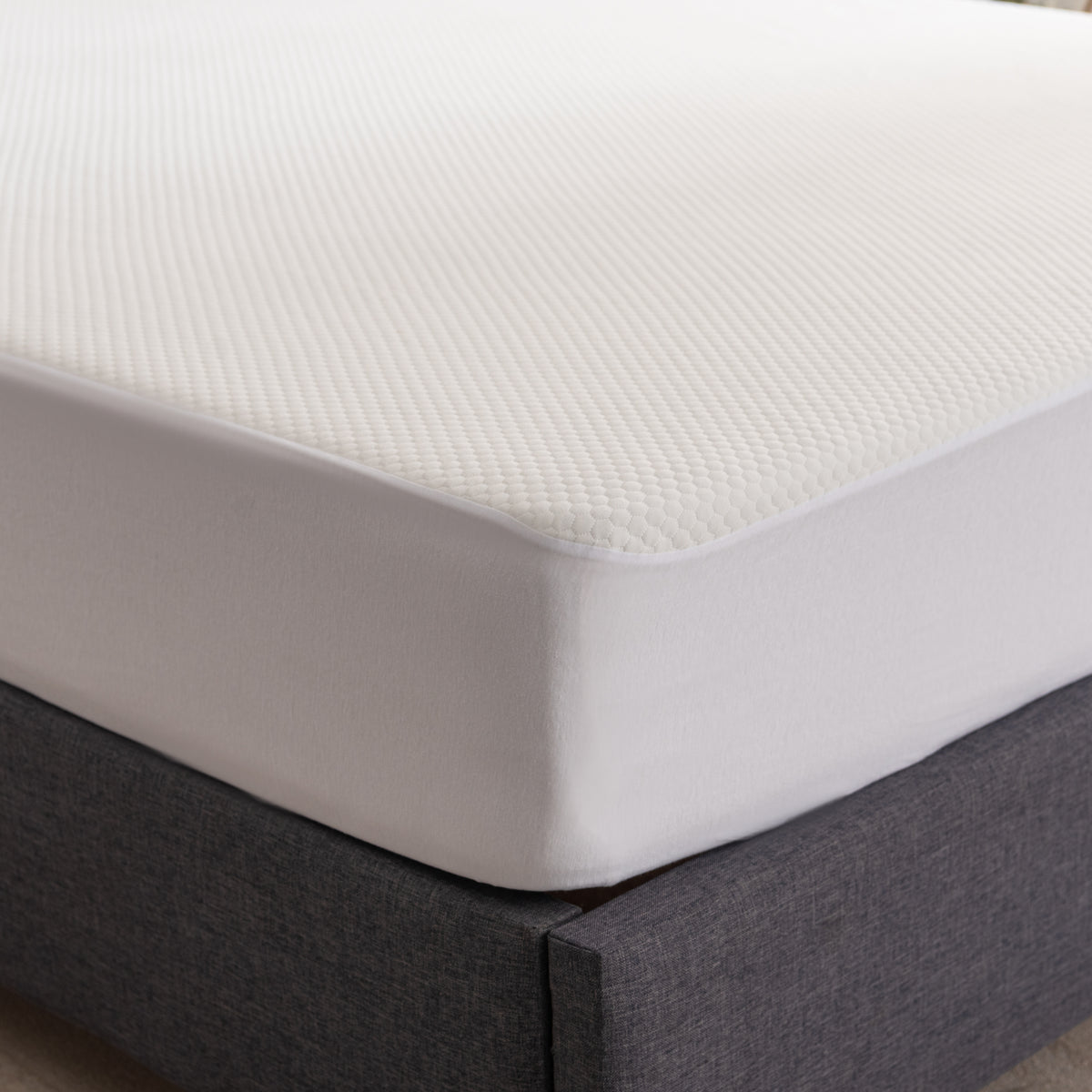 SlumberCool™ Cooling Mattress Protector – Waterproof, Breathable & Temperature Regulating