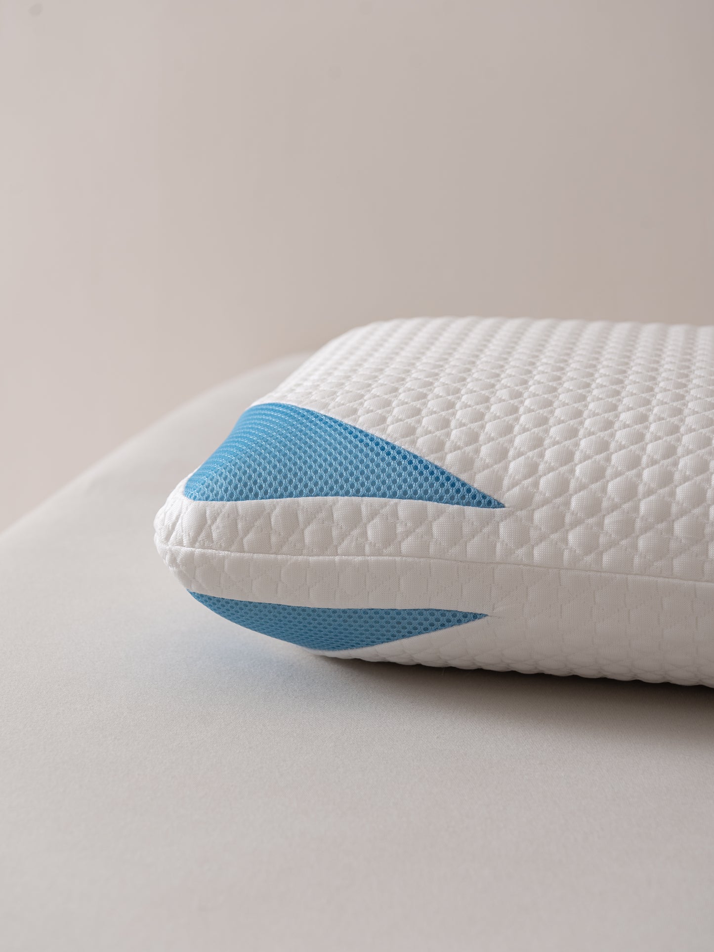 GlacierTex Pillow – Ultimate Cool Sleep Support.